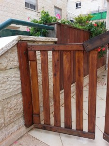 gate